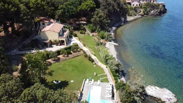 Villa Le Sprizze A Bordo Del Mare - Goelba マルチャーナ・マリーナ エクステリア 写真