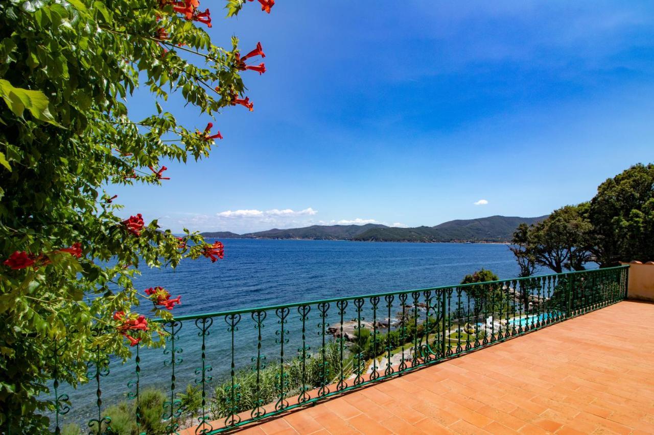 Villa Le Sprizze A Bordo Del Mare - Goelba マルチャーナ・マリーナ エクステリア 写真